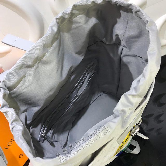 路易威登男包 M44616 頂級原單 Chalk雙肩包 LV徽章包 LV新款男背包  ydh2898